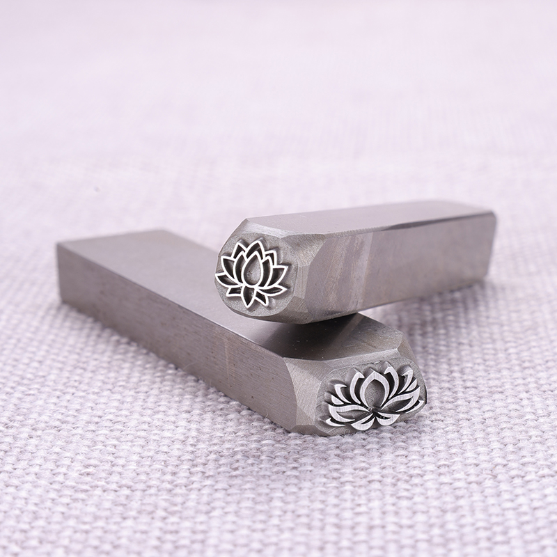 Lotusbloem Ontwerp Metalen Ste - Leatherwork Flowers recensie en prijs
